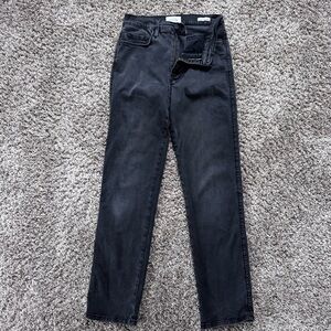 Frame Denim Le Sylvie Slender Straight in Octavia Drive. Size 28